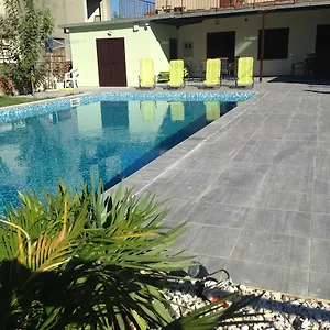 Chill Out Beach Apartments Trogir